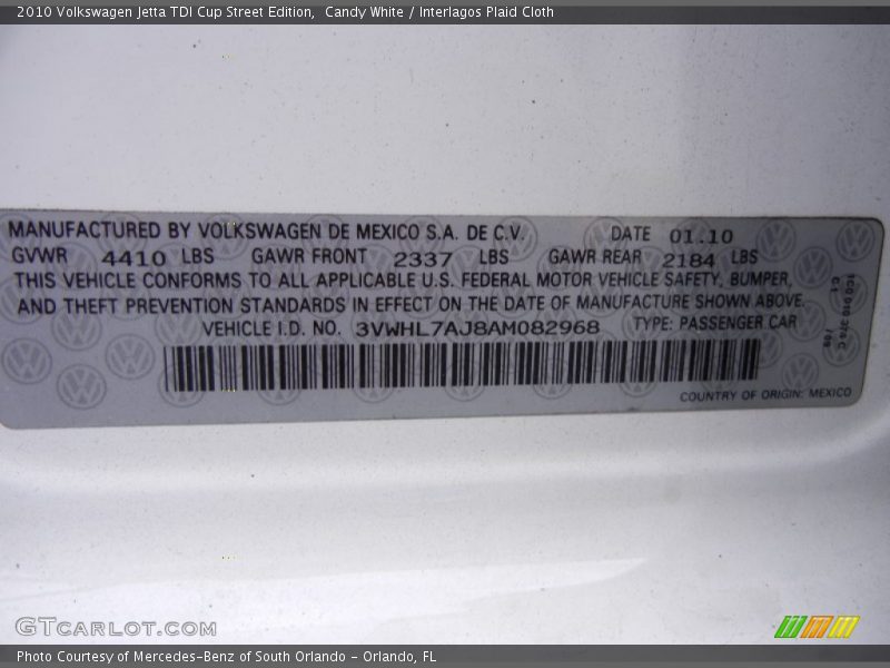 Candy White / Interlagos Plaid Cloth 2010 Volkswagen Jetta TDI Cup Street Edition