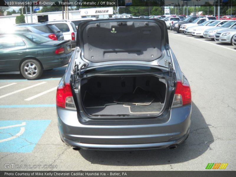 Titanium Grey Metallic / Off Black 2010 Volvo S40 T5 R-Design