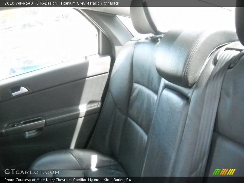 Titanium Grey Metallic / Off Black 2010 Volvo S40 T5 R-Design