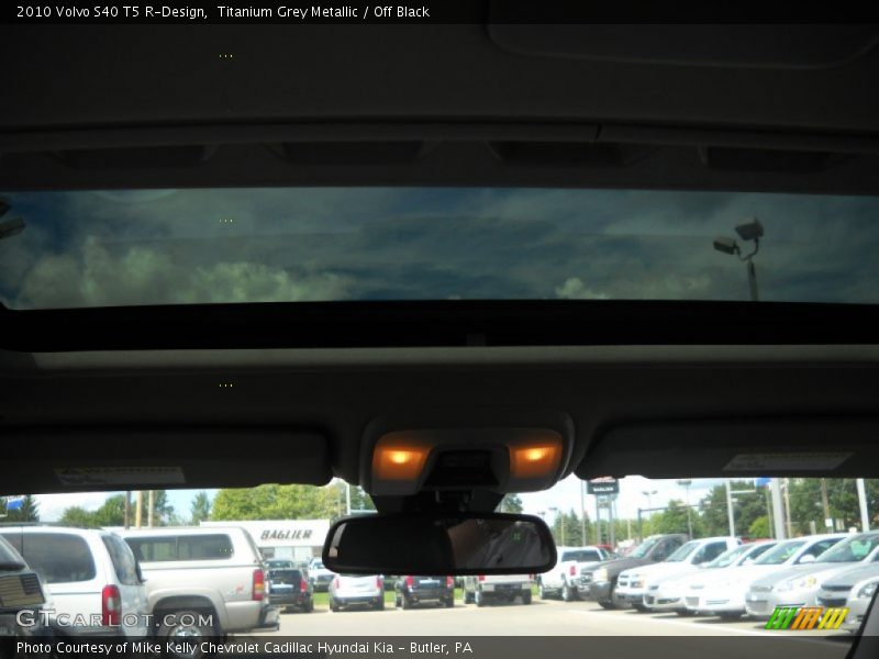 Titanium Grey Metallic / Off Black 2010 Volvo S40 T5 R-Design