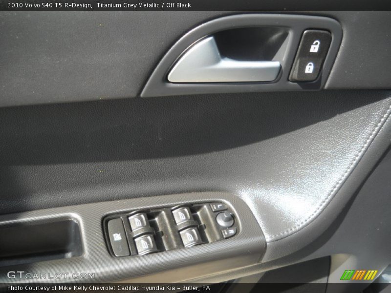 Titanium Grey Metallic / Off Black 2010 Volvo S40 T5 R-Design