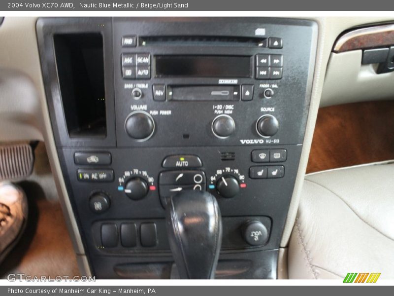Nautic Blue Metallic / Beige/Light Sand 2004 Volvo XC70 AWD