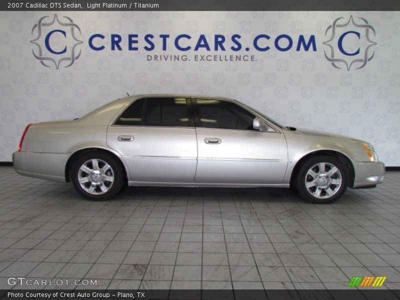 Light Platinum / Titanium 2007 Cadillac DTS Sedan