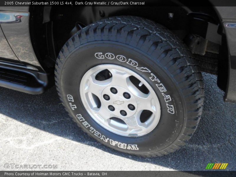 Dark Gray Metallic / Gray/Dark Charcoal 2005 Chevrolet Suburban 1500 LS 4x4