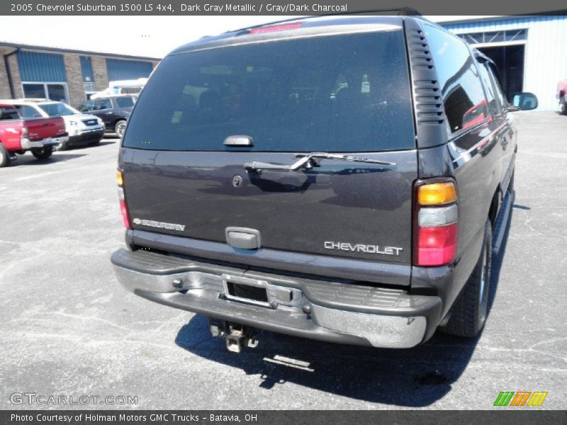 Dark Gray Metallic / Gray/Dark Charcoal 2005 Chevrolet Suburban 1500 LS 4x4