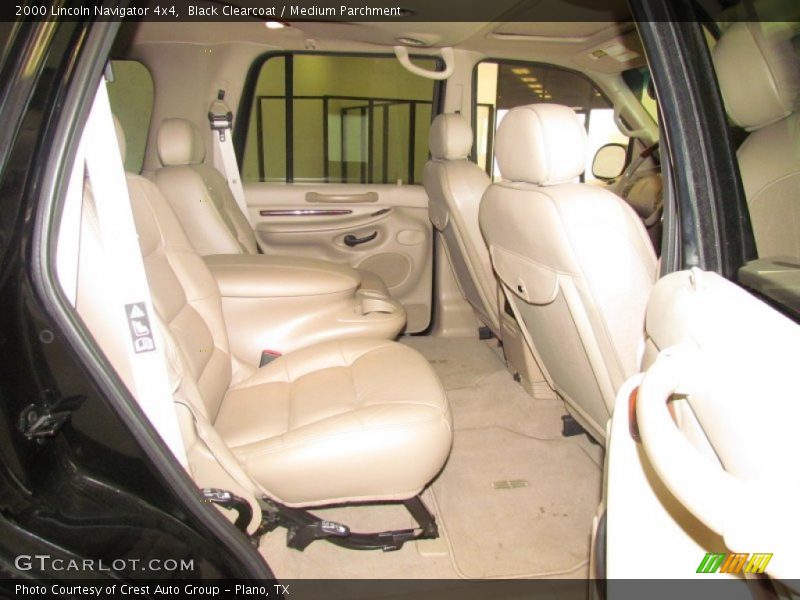 Black Clearcoat / Medium Parchment 2000 Lincoln Navigator 4x4