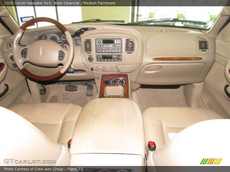 Black Clearcoat / Medium Parchment 2000 Lincoln Navigator 4x4