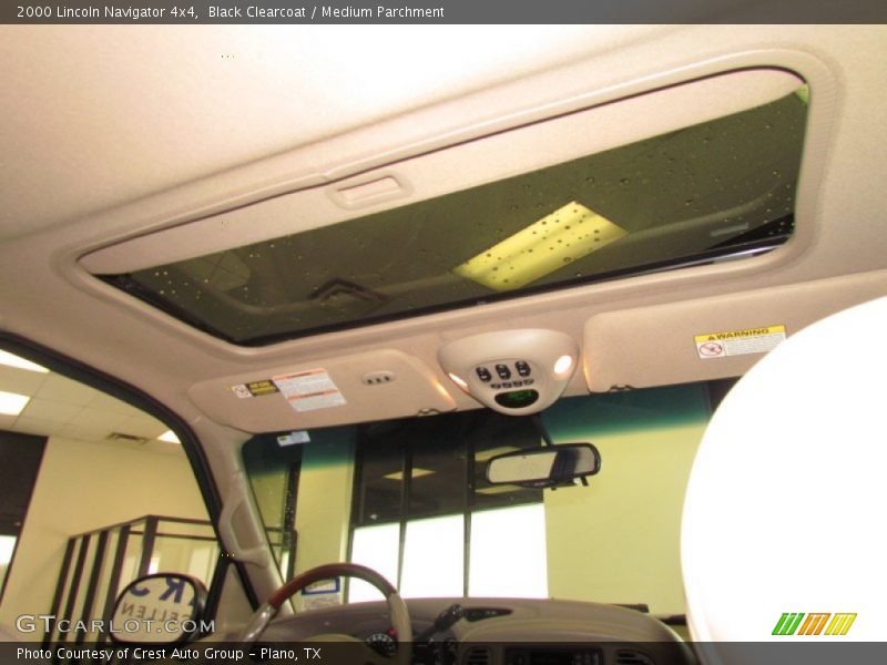 Black Clearcoat / Medium Parchment 2000 Lincoln Navigator 4x4