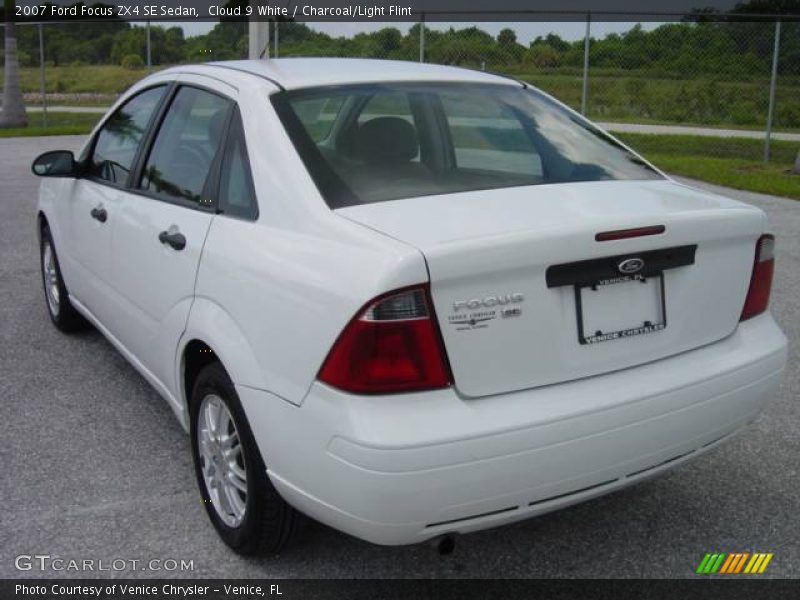 Cloud 9 White / Charcoal/Light Flint 2007 Ford Focus ZX4 SE Sedan