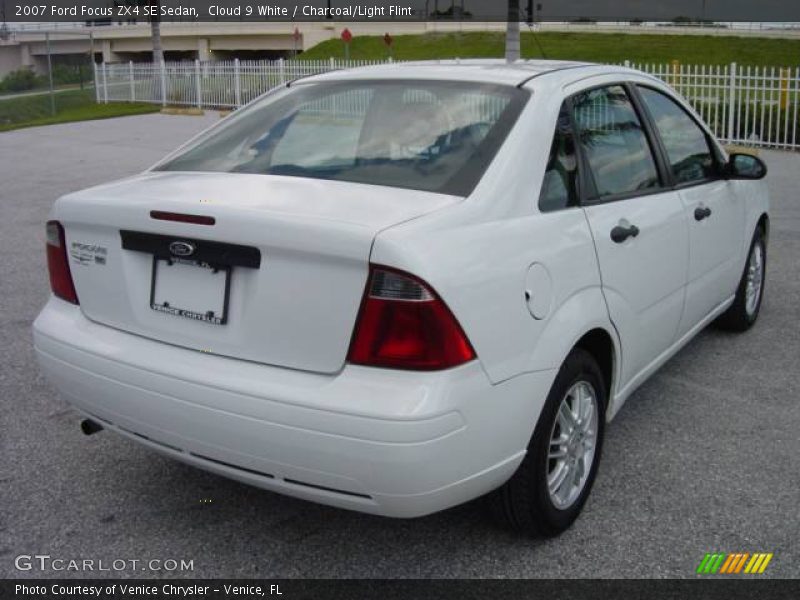 Cloud 9 White / Charcoal/Light Flint 2007 Ford Focus ZX4 SE Sedan