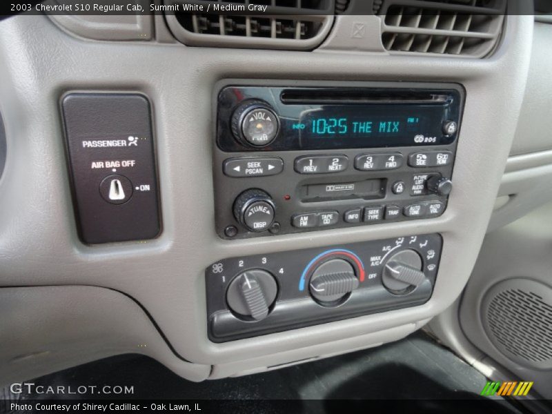 Summit White / Medium Gray 2003 Chevrolet S10 Regular Cab