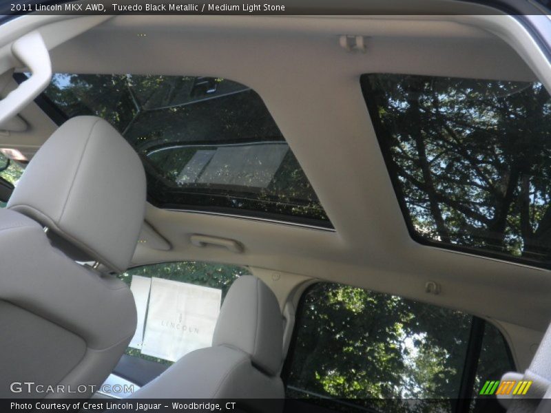 Tuxedo Black Metallic / Medium Light Stone 2011 Lincoln MKX AWD