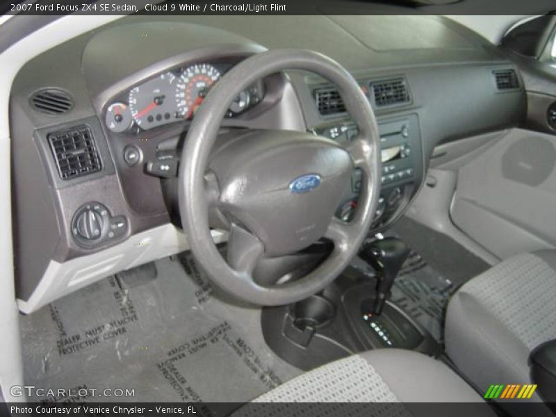 Cloud 9 White / Charcoal/Light Flint 2007 Ford Focus ZX4 SE Sedan