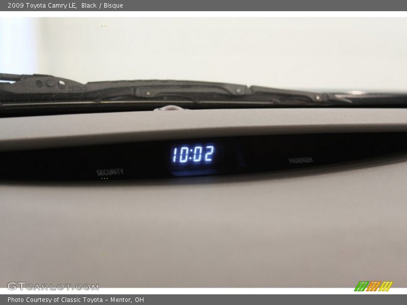 Black / Bisque 2009 Toyota Camry LE