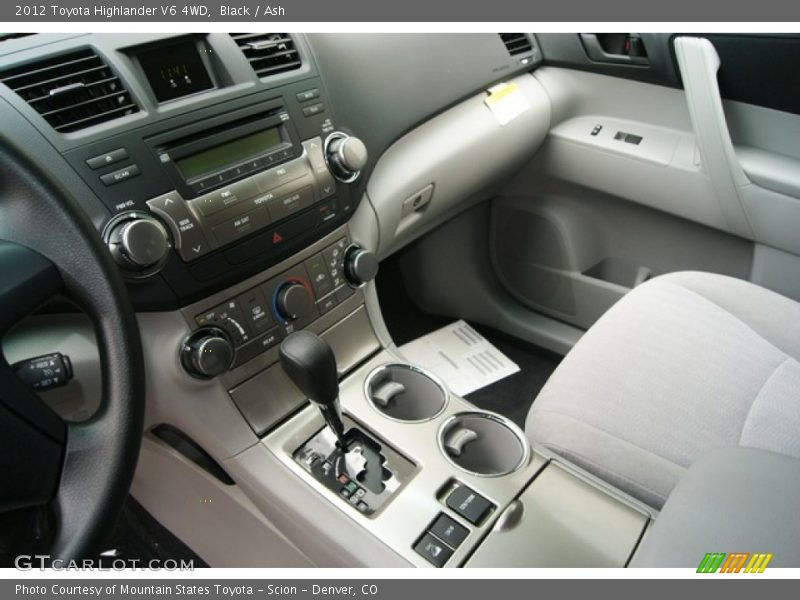 Black / Ash 2012 Toyota Highlander V6 4WD