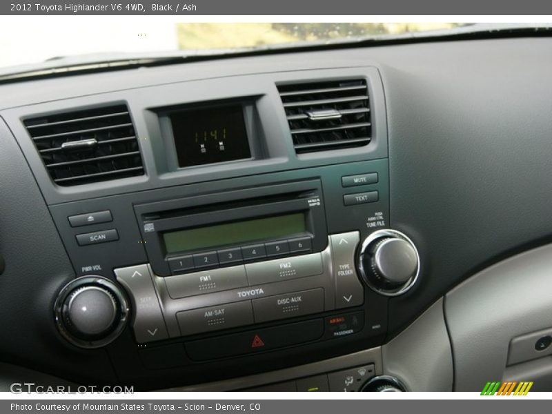 Black / Ash 2012 Toyota Highlander V6 4WD