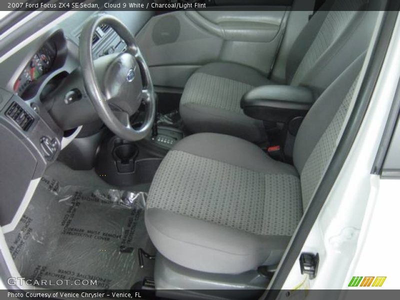 Cloud 9 White / Charcoal/Light Flint 2007 Ford Focus ZX4 SE Sedan