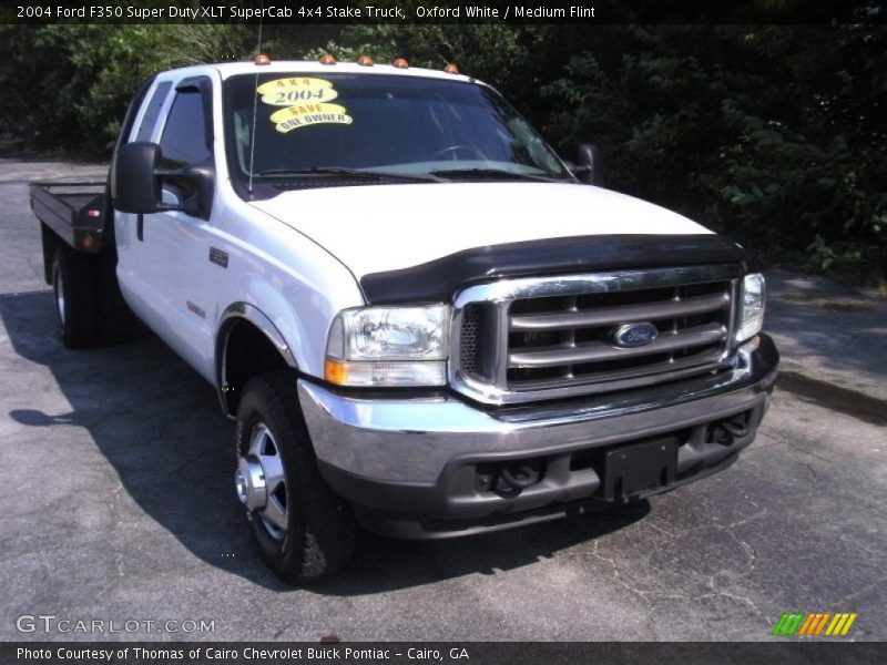 Oxford White / Medium Flint 2004 Ford F350 Super Duty XLT SuperCab 4x4 Stake Truck