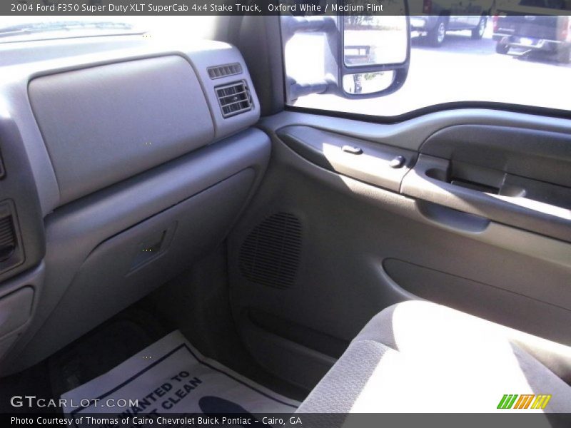 Oxford White / Medium Flint 2004 Ford F350 Super Duty XLT SuperCab 4x4 Stake Truck