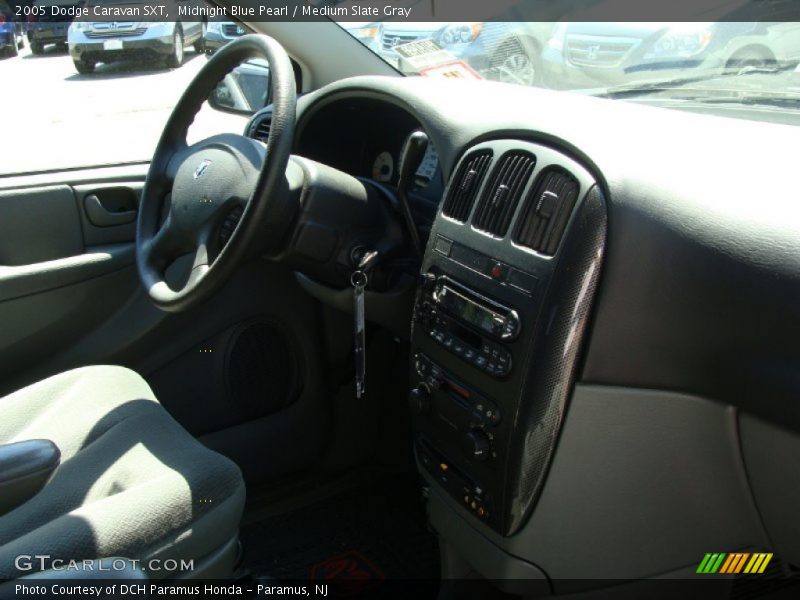 Midnight Blue Pearl / Medium Slate Gray 2005 Dodge Caravan SXT