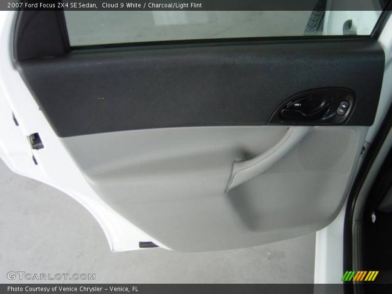 Cloud 9 White / Charcoal/Light Flint 2007 Ford Focus ZX4 SE Sedan