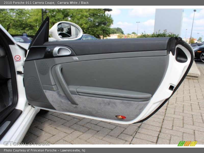 Door Panel of 2010 911 Carrera Coupe