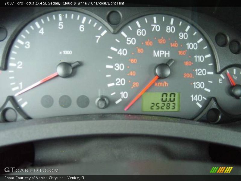 Cloud 9 White / Charcoal/Light Flint 2007 Ford Focus ZX4 SE Sedan