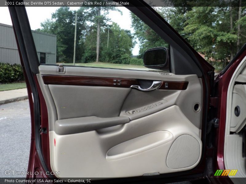Door Panel of 2001 DeVille DTS Sedan