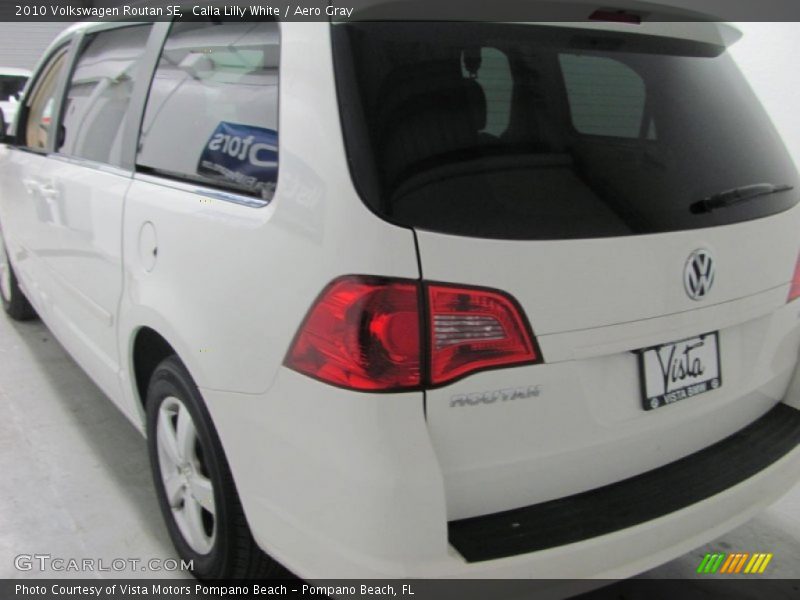 Calla Lilly White / Aero Gray 2010 Volkswagen Routan SE