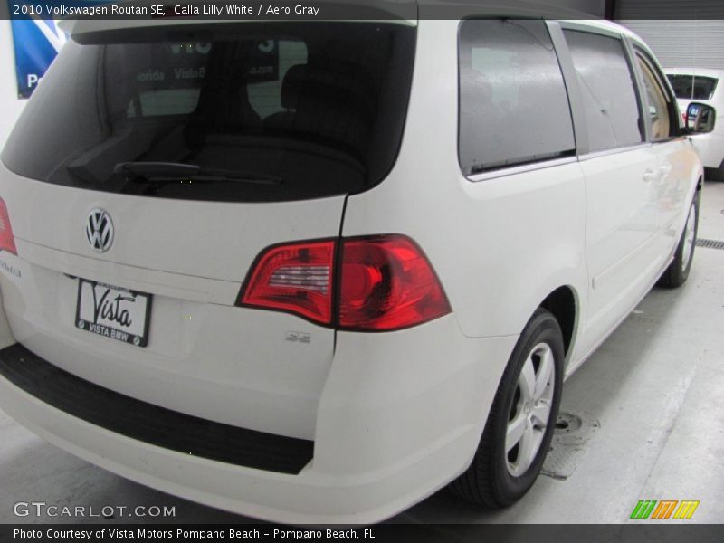 Calla Lilly White / Aero Gray 2010 Volkswagen Routan SE