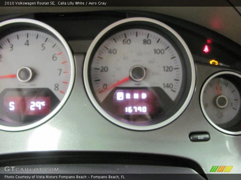Calla Lilly White / Aero Gray 2010 Volkswagen Routan SE