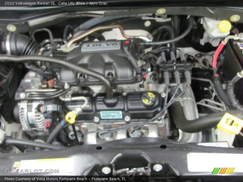 Calla Lilly White / Aero Gray 2010 Volkswagen Routan SE