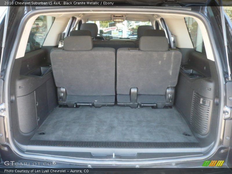  2010 Suburban LS 4x4 Trunk