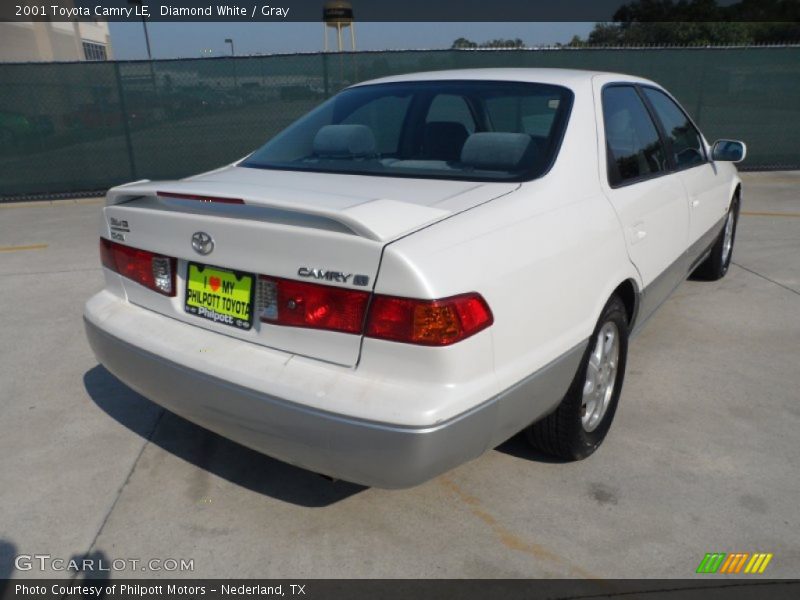 Diamond White / Gray 2001 Toyota Camry LE