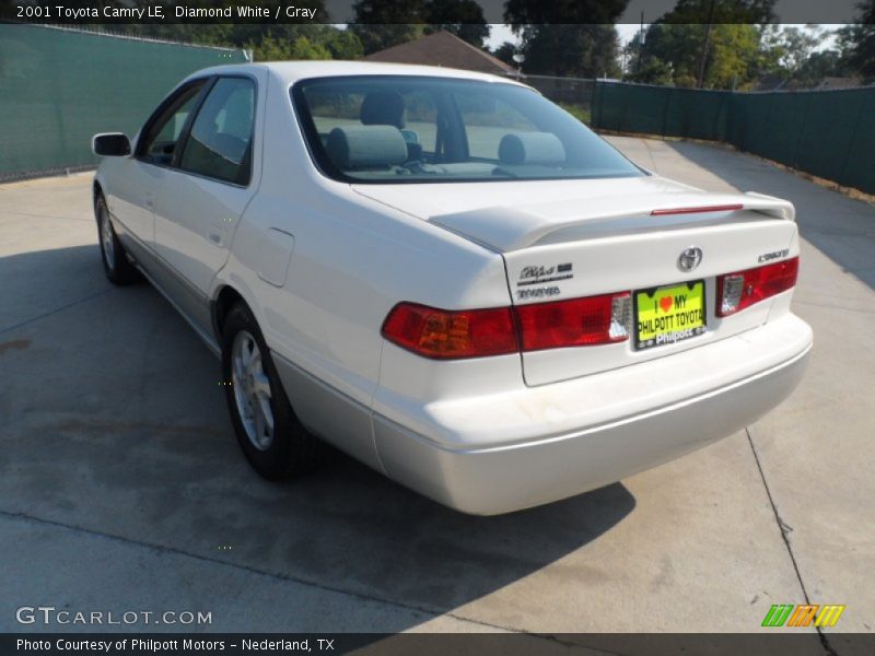 Diamond White / Gray 2001 Toyota Camry LE