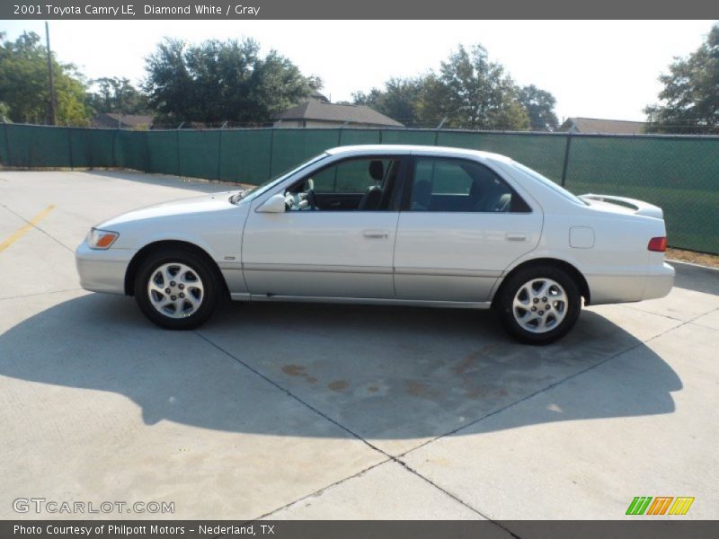 Diamond White / Gray 2001 Toyota Camry LE