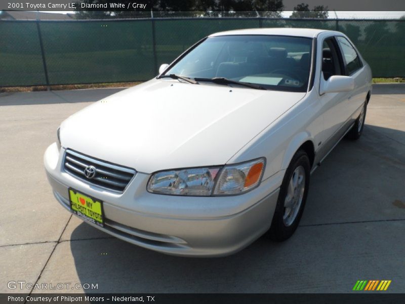 Diamond White / Gray 2001 Toyota Camry LE