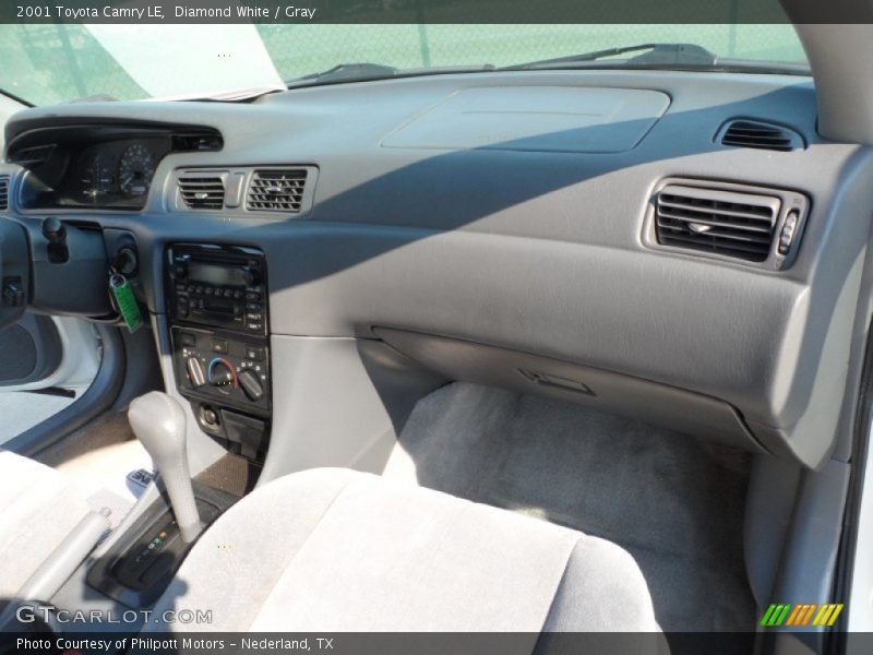 Diamond White / Gray 2001 Toyota Camry LE