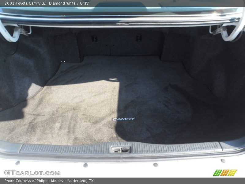 Diamond White / Gray 2001 Toyota Camry LE