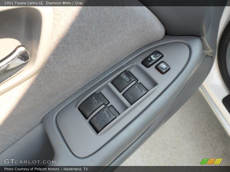 Diamond White / Gray 2001 Toyota Camry LE