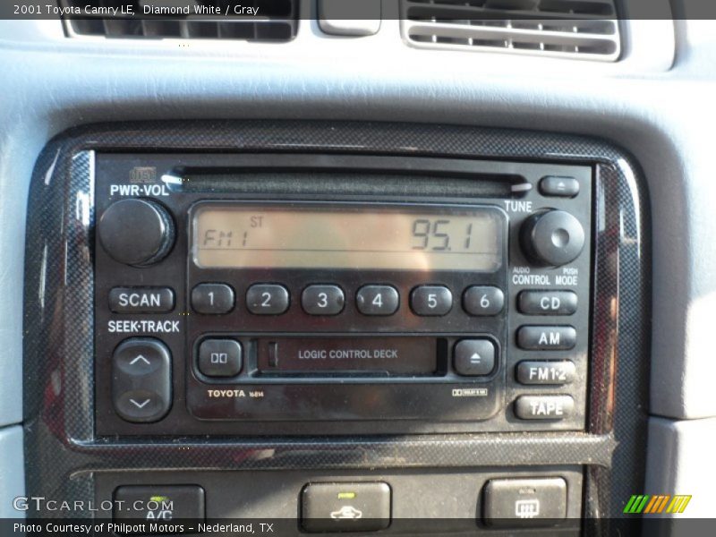 Diamond White / Gray 2001 Toyota Camry LE