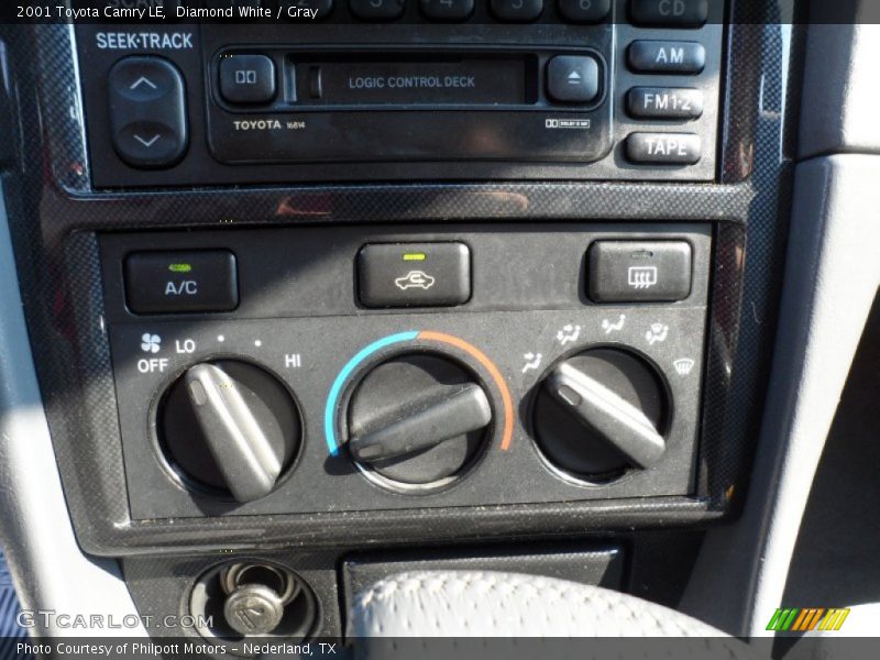 Diamond White / Gray 2001 Toyota Camry LE