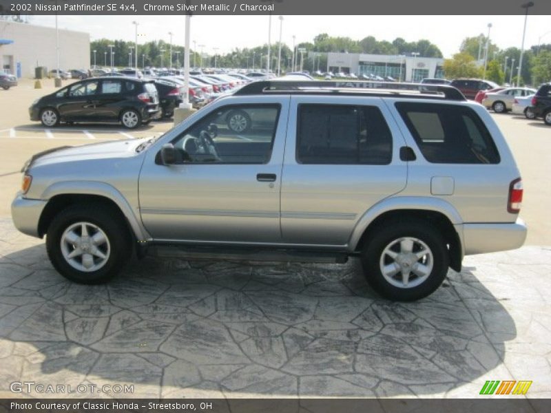 Chrome Silver Metallic / Charcoal 2002 Nissan Pathfinder SE 4x4