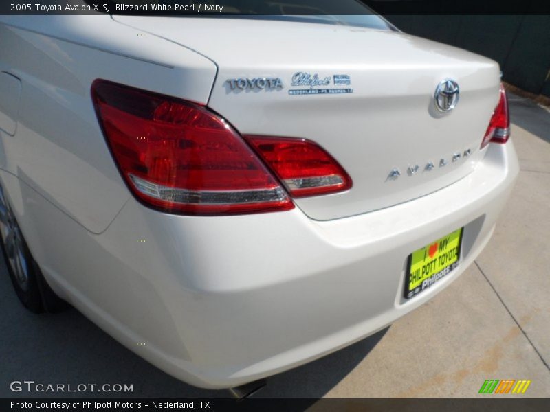 Blizzard White Pearl / Ivory 2005 Toyota Avalon XLS