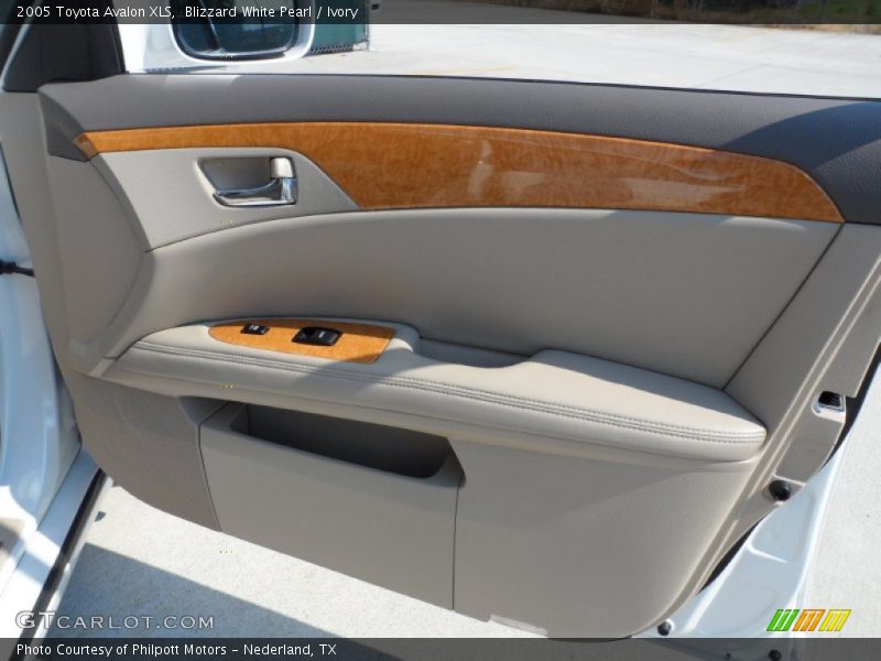 Blizzard White Pearl / Ivory 2005 Toyota Avalon XLS