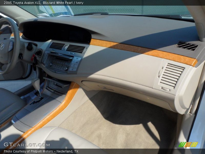 Blizzard White Pearl / Ivory 2005 Toyota Avalon XLS