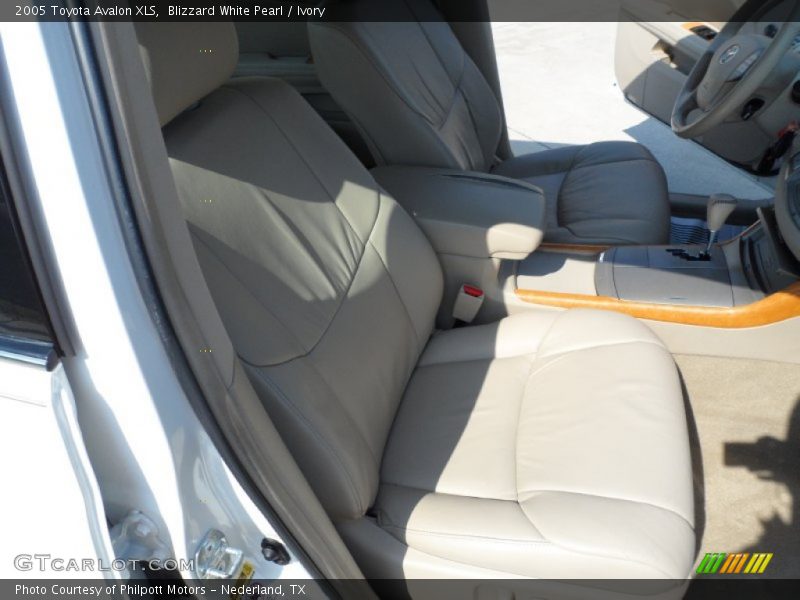 Blizzard White Pearl / Ivory 2005 Toyota Avalon XLS
