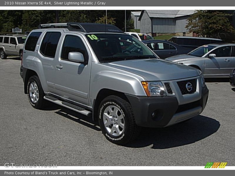 Silver Lightning Metallic / Gray 2010 Nissan Xterra SE 4x4
