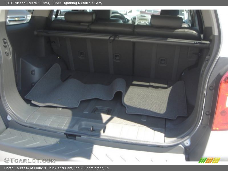 Silver Lightning Metallic / Gray 2010 Nissan Xterra SE 4x4