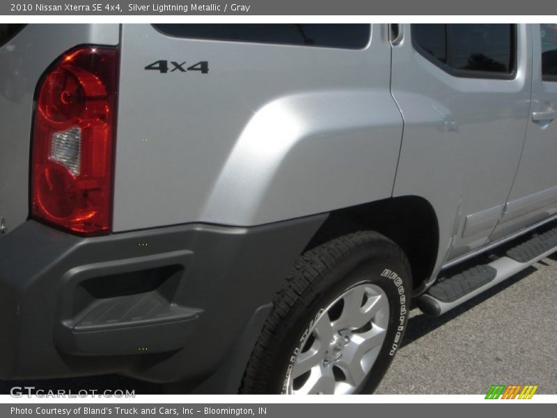 Silver Lightning Metallic / Gray 2010 Nissan Xterra SE 4x4